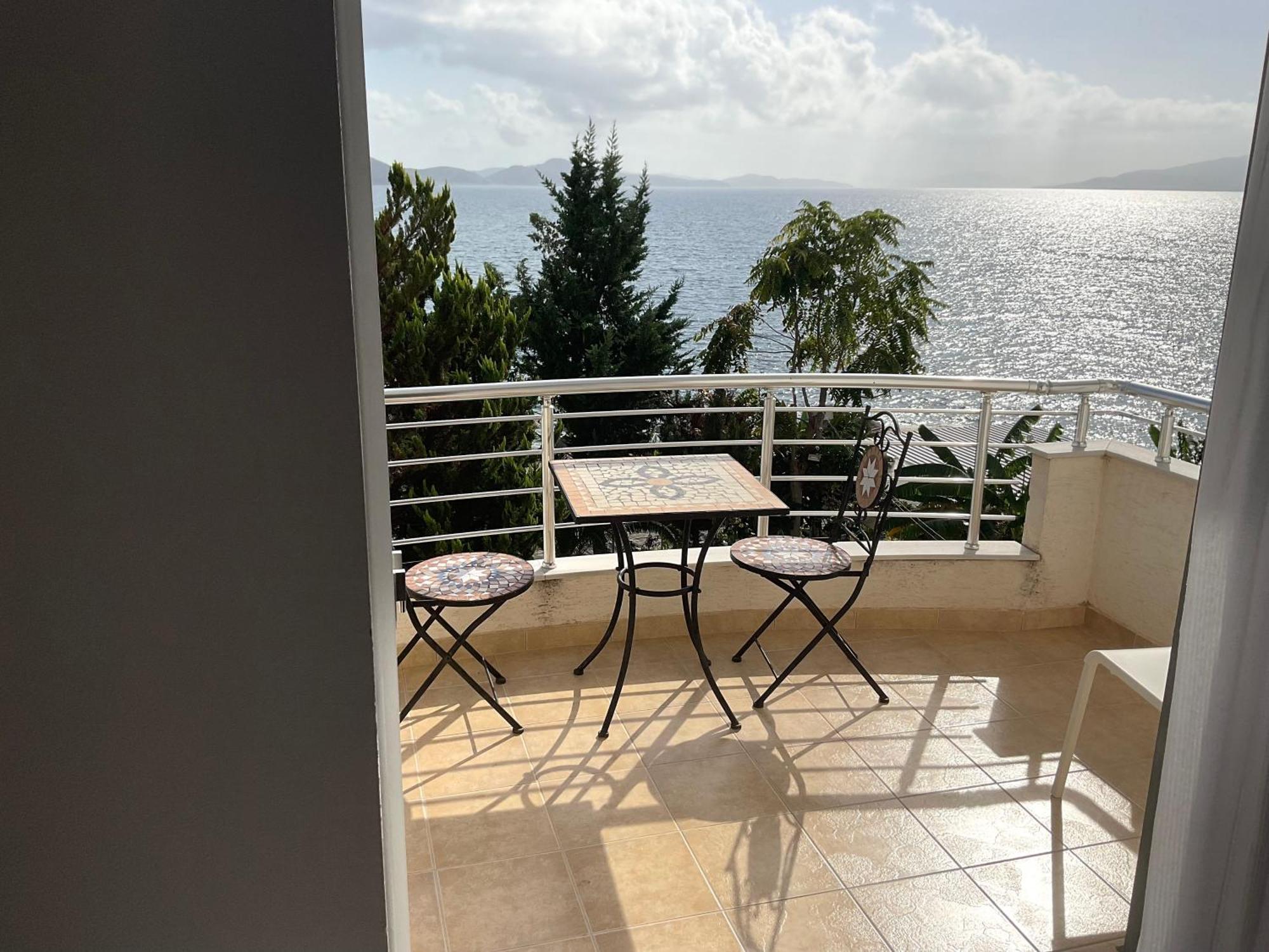 Mojito Beach Apartments With Free Parking Sarandë Exterior foto