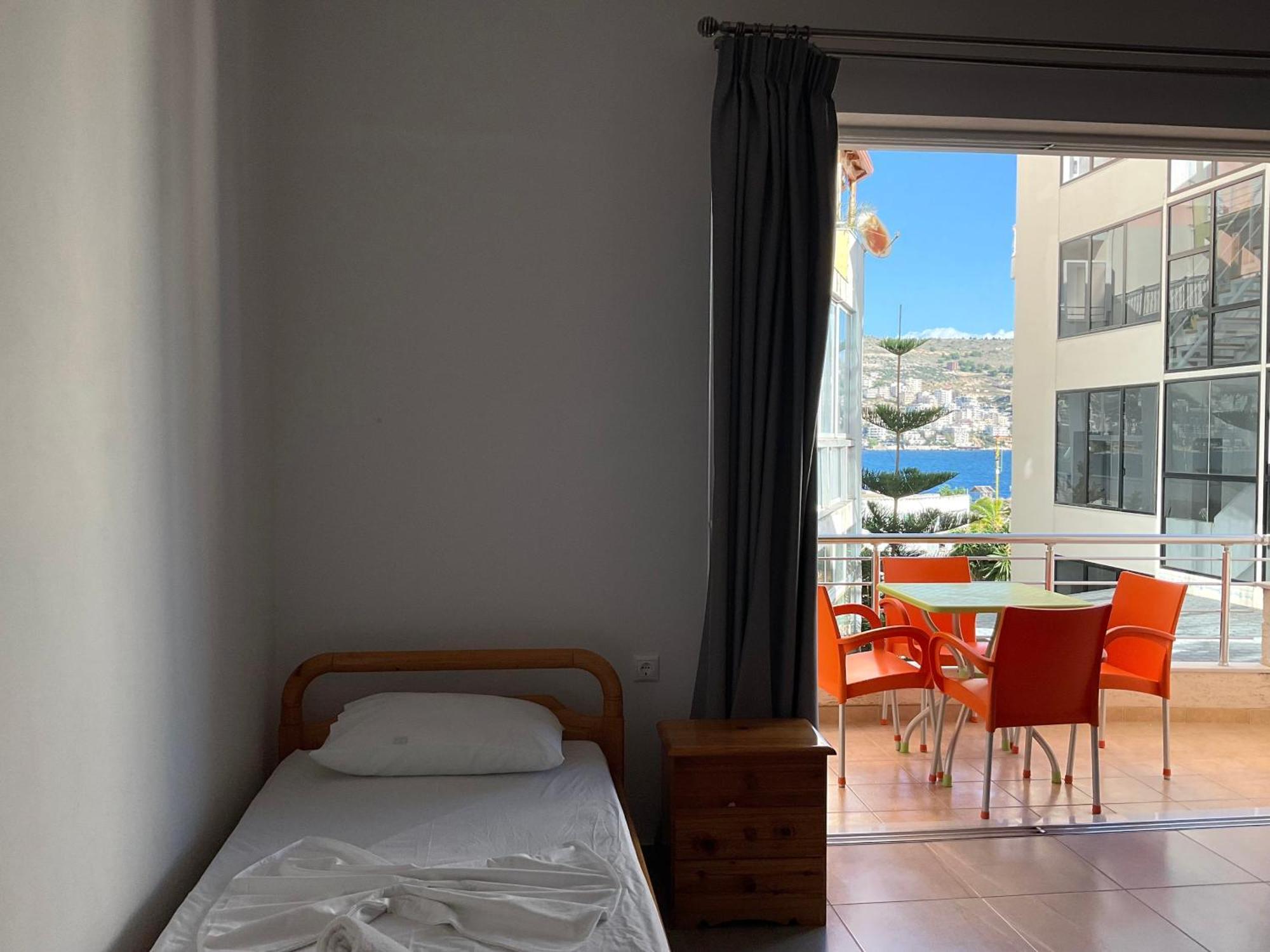 Mojito Beach Apartments With Free Parking Sarandë Zimmer foto